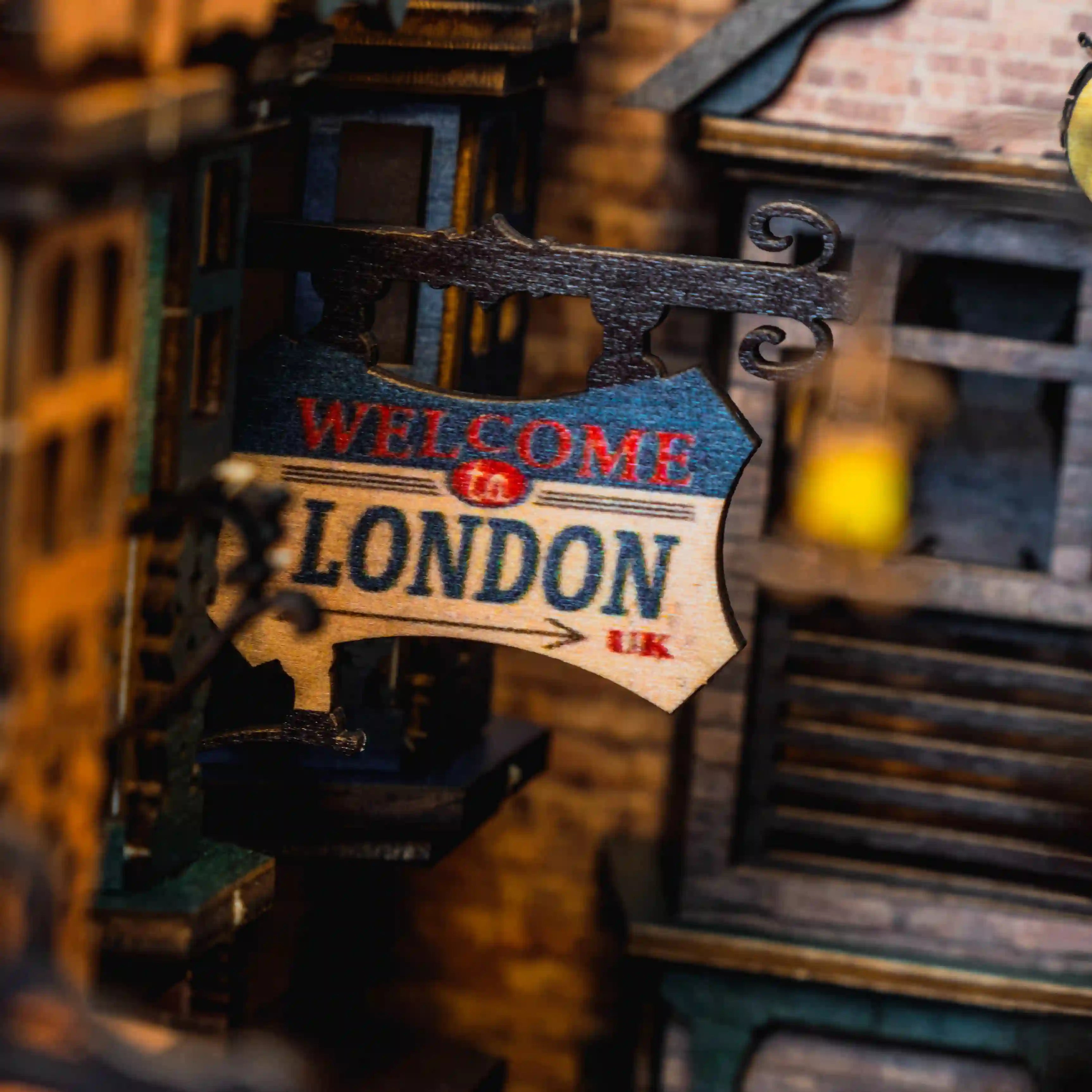 Book Nook London Alley DIY kit - BN027