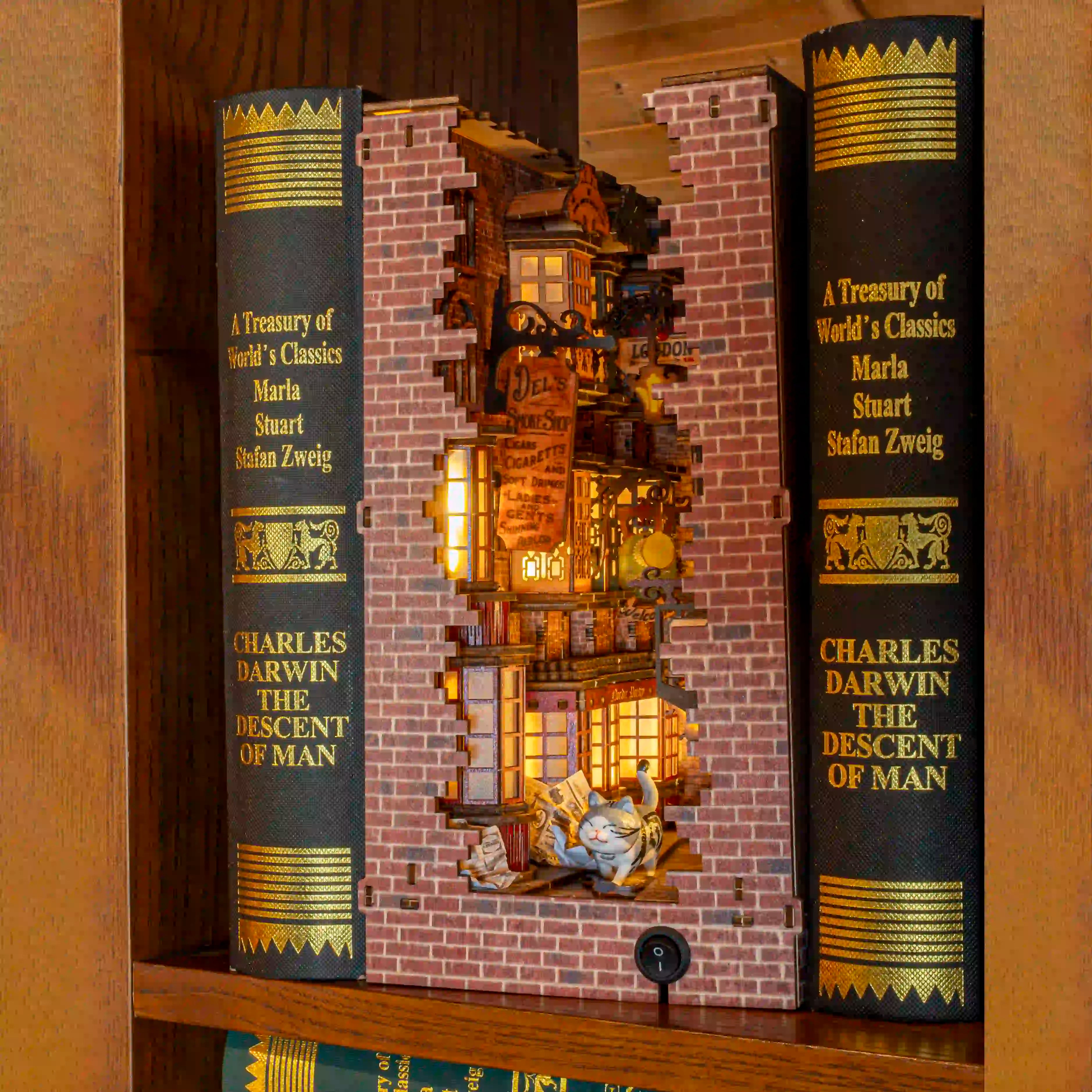 Book Nook London Alley DIY kit - BN027