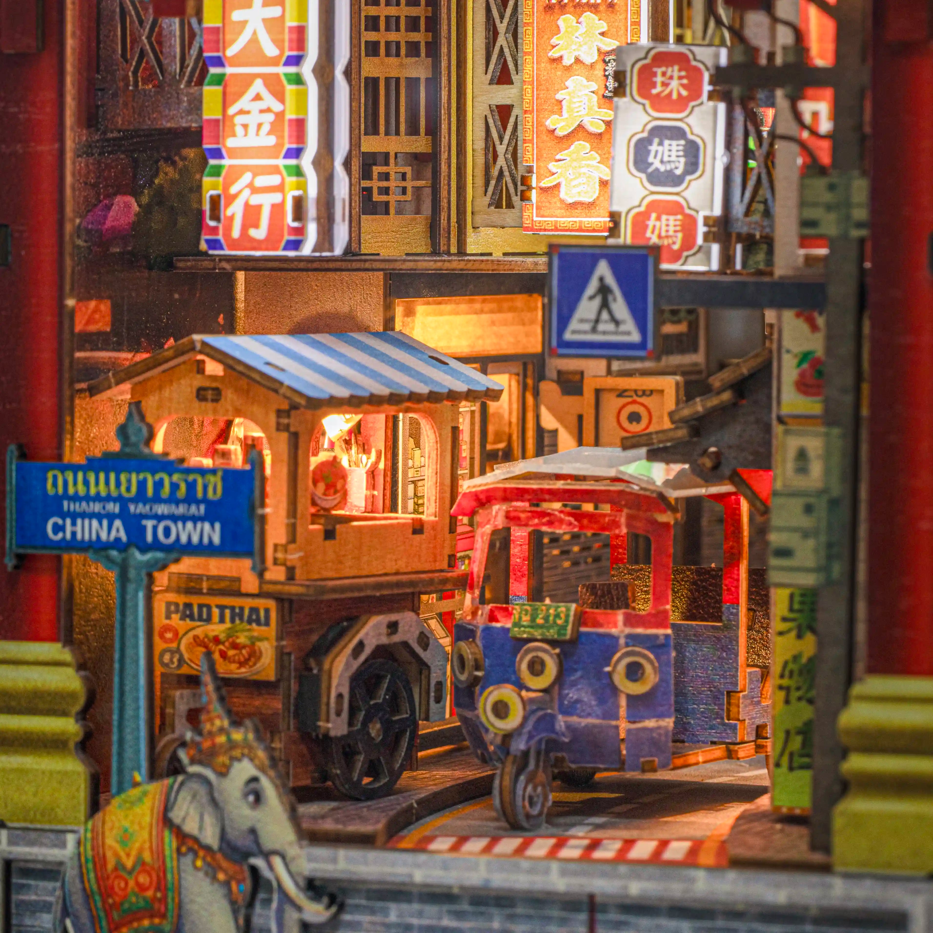 [Pre-order] Book Nook BangKok - Yaorawat (China Town) - BN040